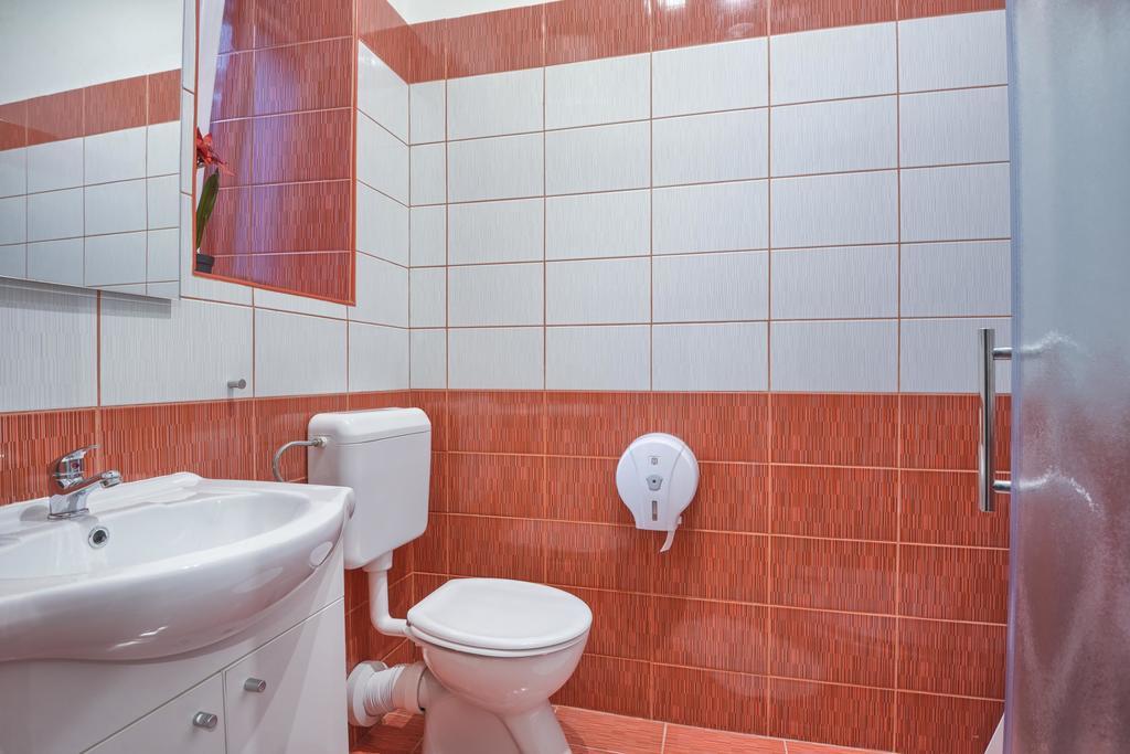 Top Center Rooms & Studio Pula Luaran gambar
