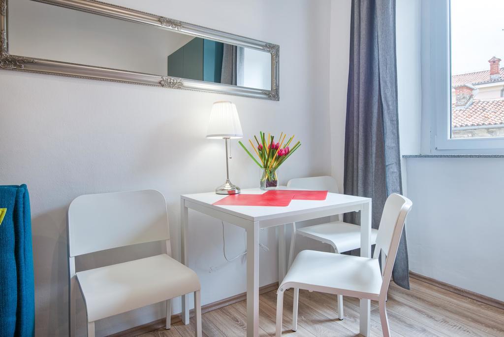 Top Center Rooms & Studio Pula Luaran gambar