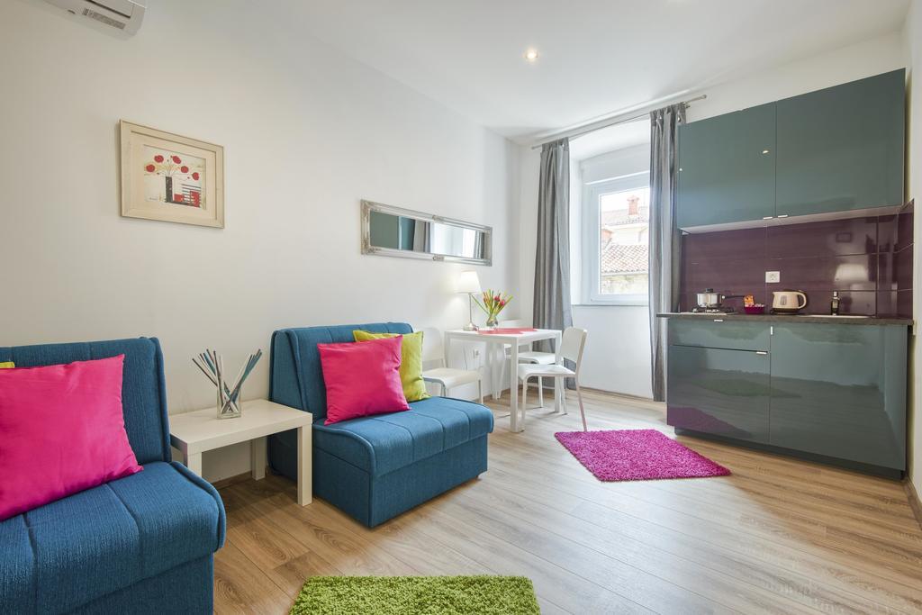 Top Center Rooms & Studio Pula Luaran gambar