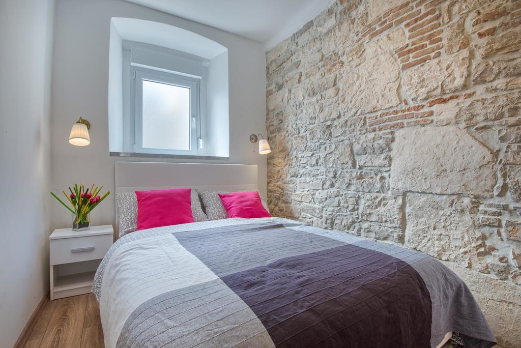Top Center Rooms & Studio Pula Luaran gambar
